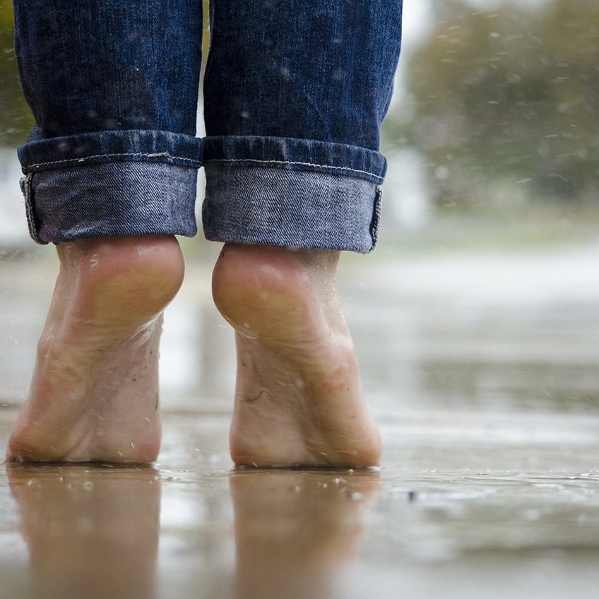 barefoot, feet, rain