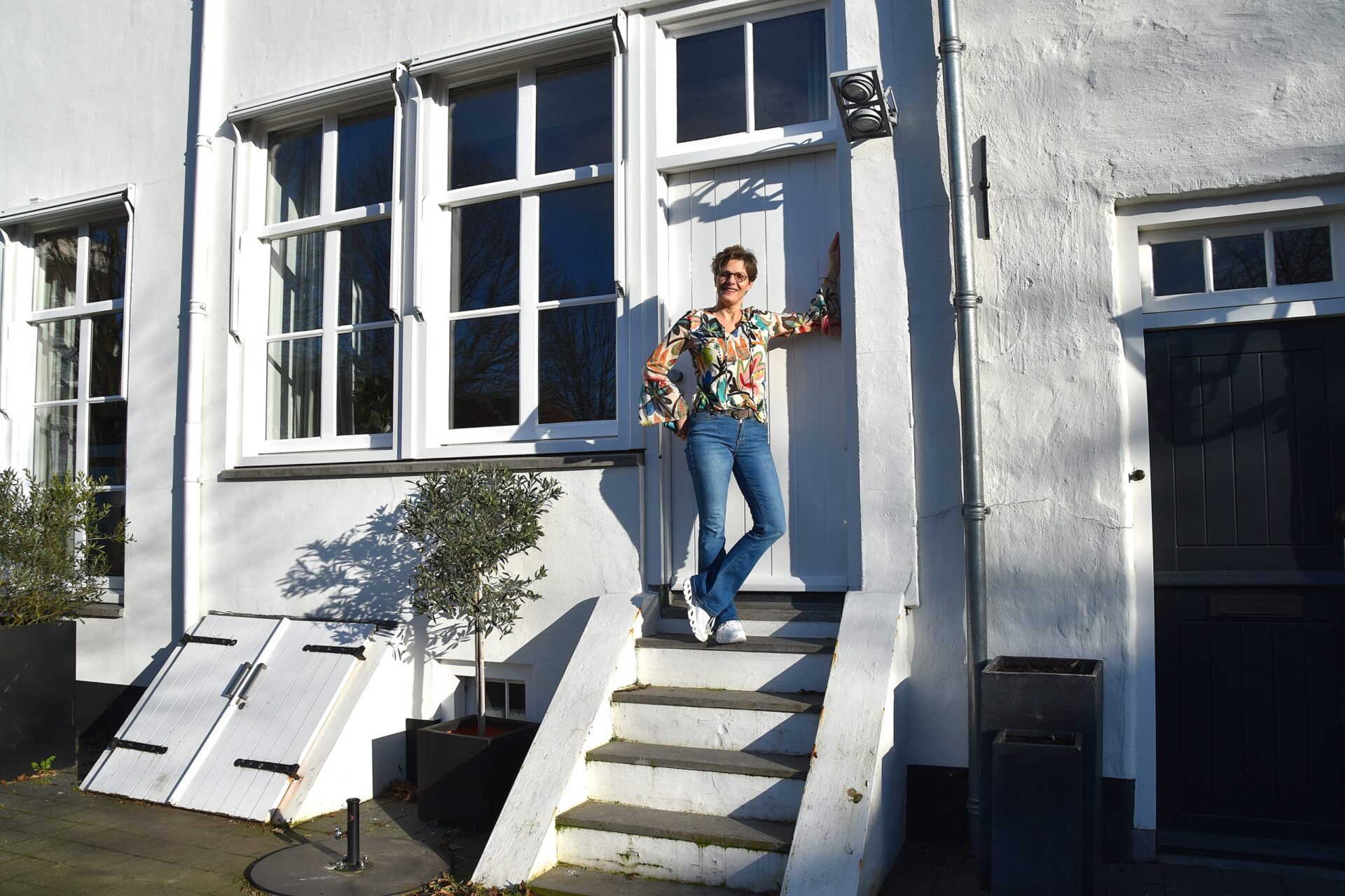 Durea FM wit staand trapje gatenzool in zicht